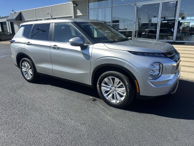 2026 Mitsubishi Outlander ES