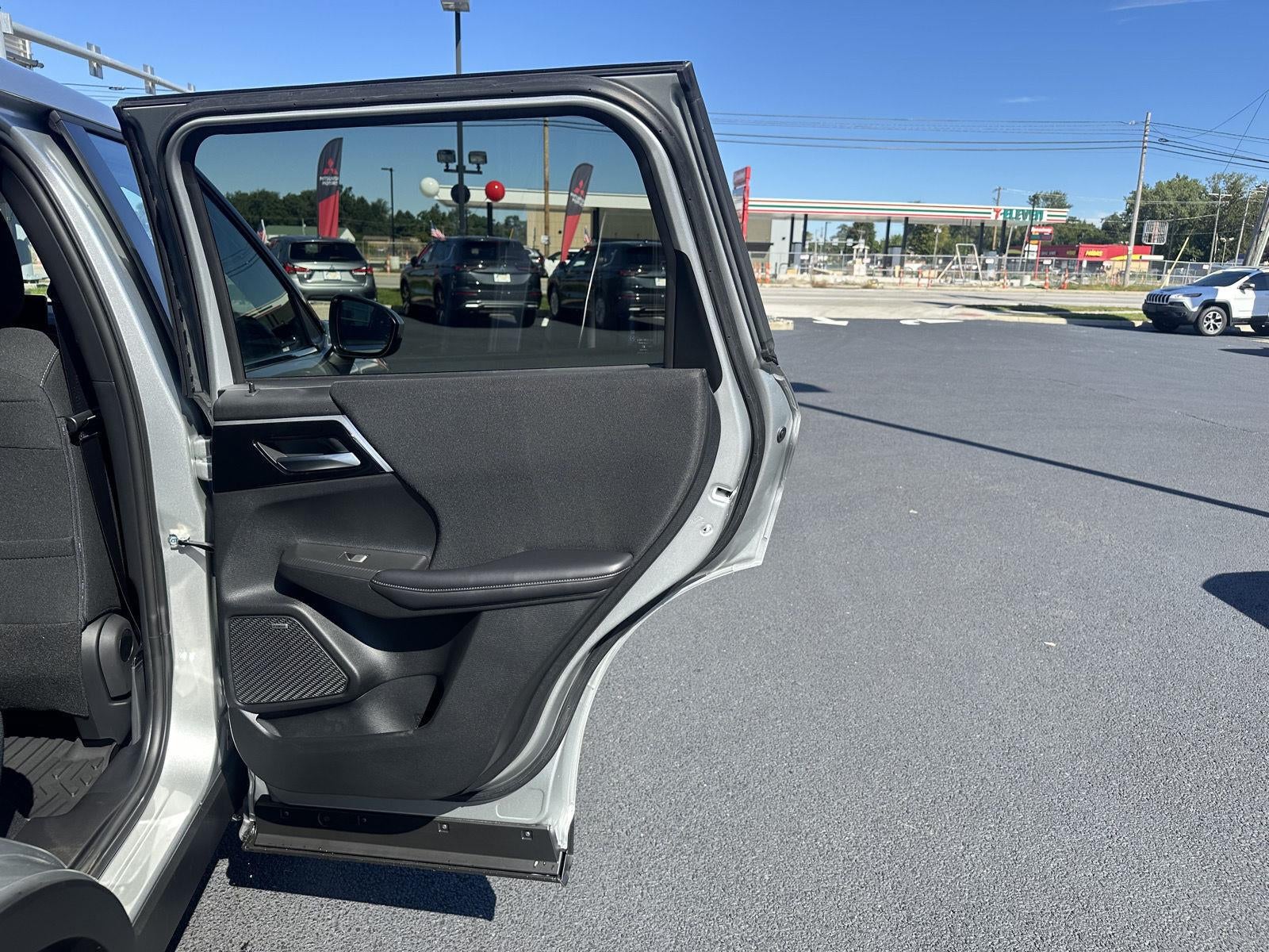 2026 Mitsubishi Outlander ES