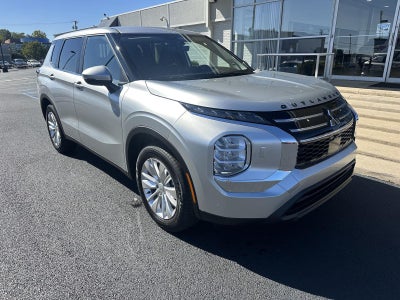 2026 Mitsubishi Outlander ES
