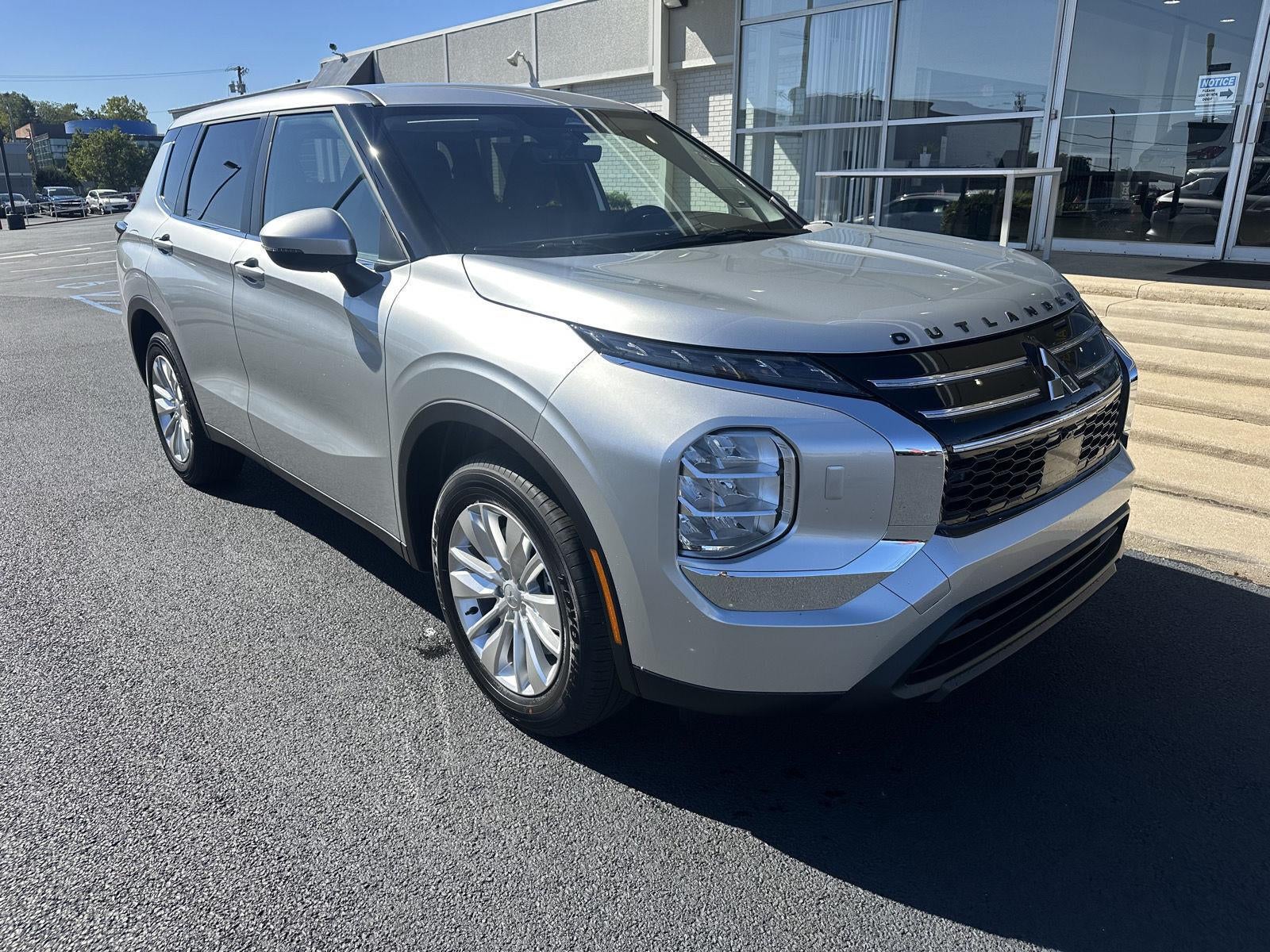 2026 Mitsubishi Outlander ES