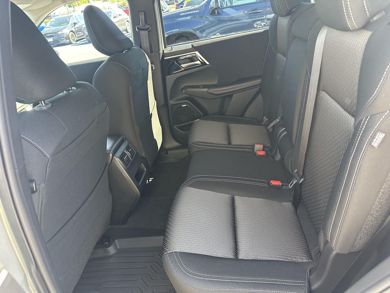 2026 Mitsubishi Outlander ES