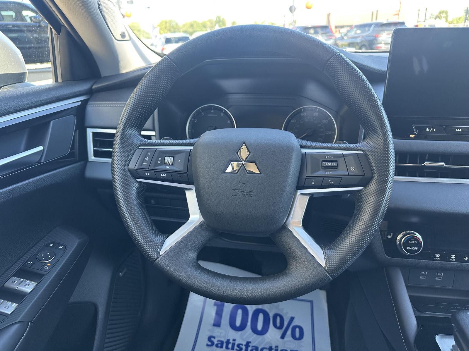 2026 Mitsubishi Outlander ES
