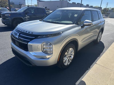 2026 Mitsubishi Outlander ES