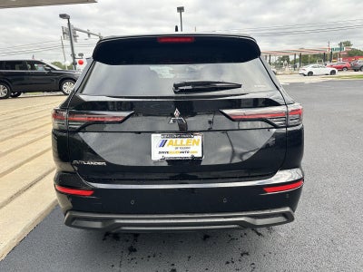 2026 Mitsubishi Outlander ES