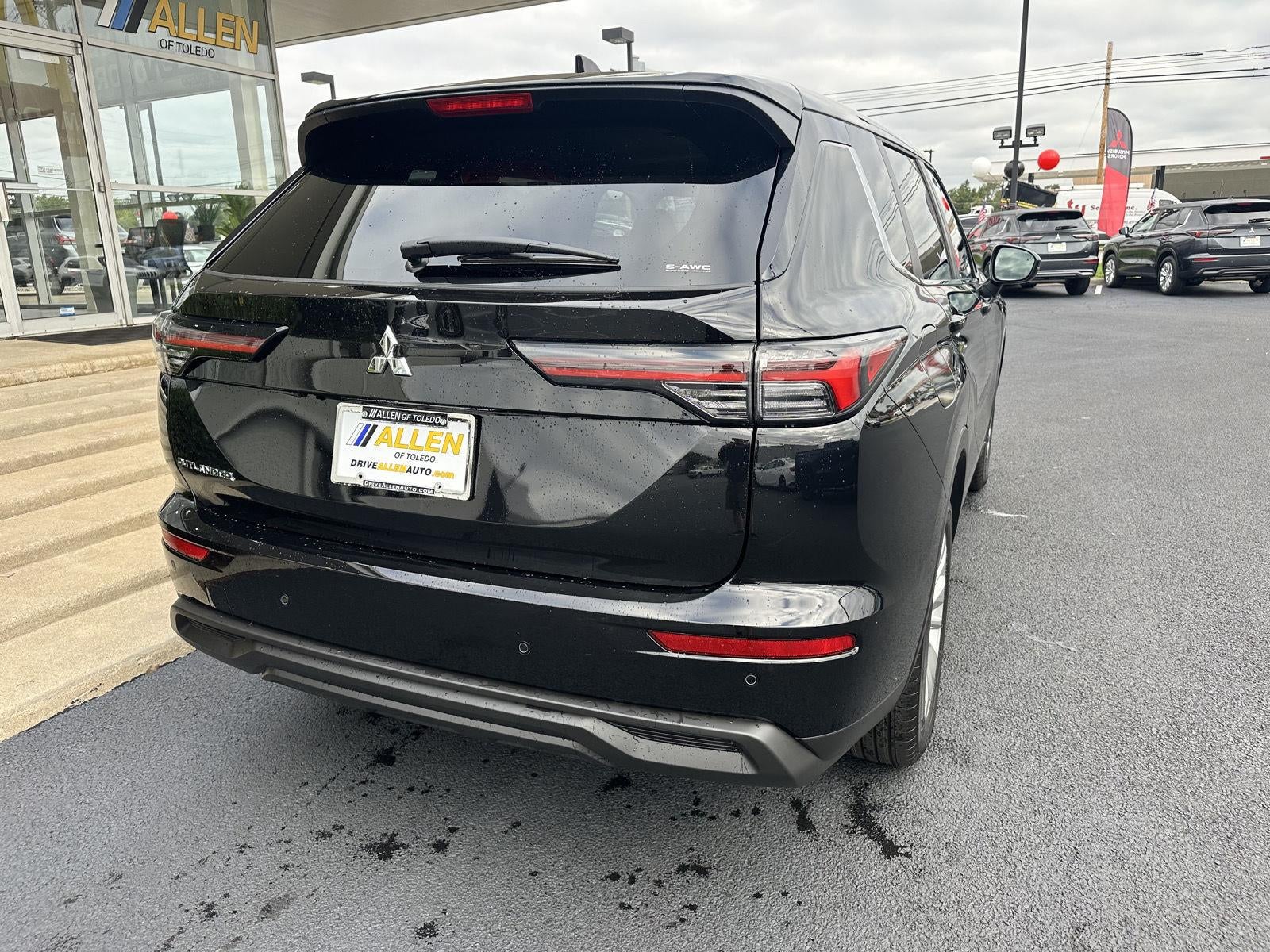 2026 Mitsubishi Outlander ES