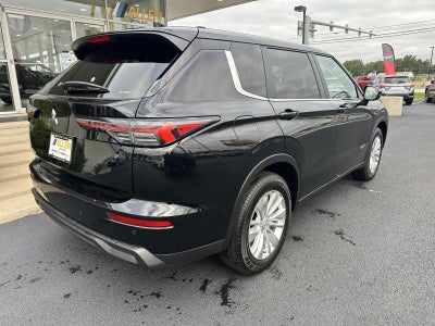 2026 Mitsubishi Outlander ES