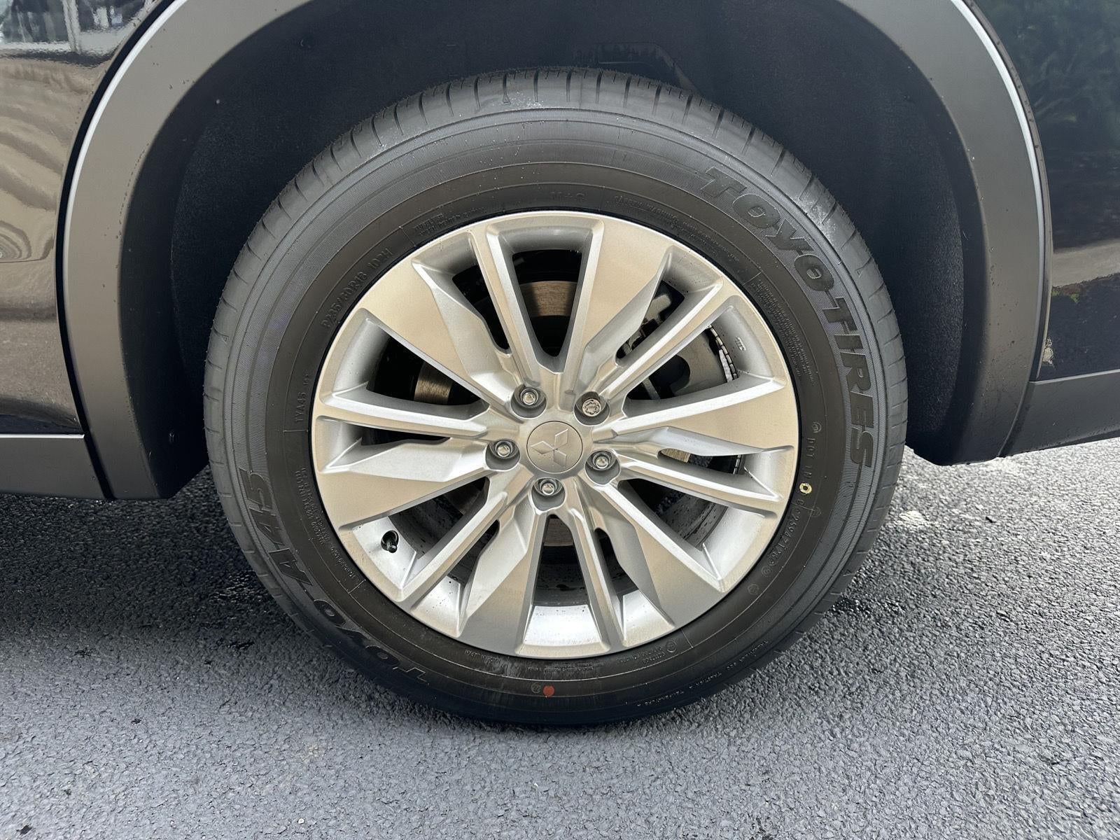 2026 Mitsubishi Outlander ES