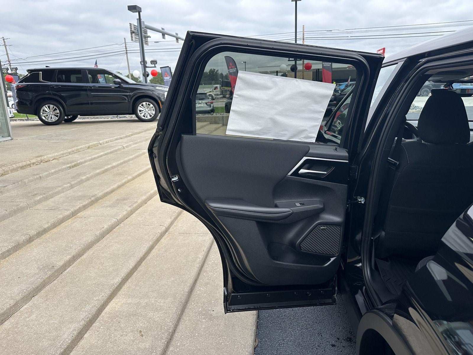 2026 Mitsubishi Outlander ES