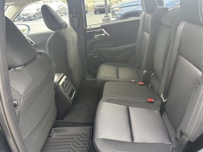 2026 Mitsubishi Outlander ES