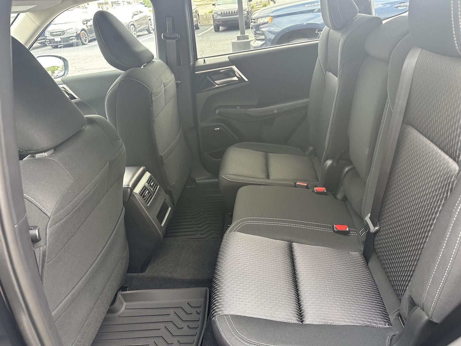 2026 Mitsubishi Outlander ES