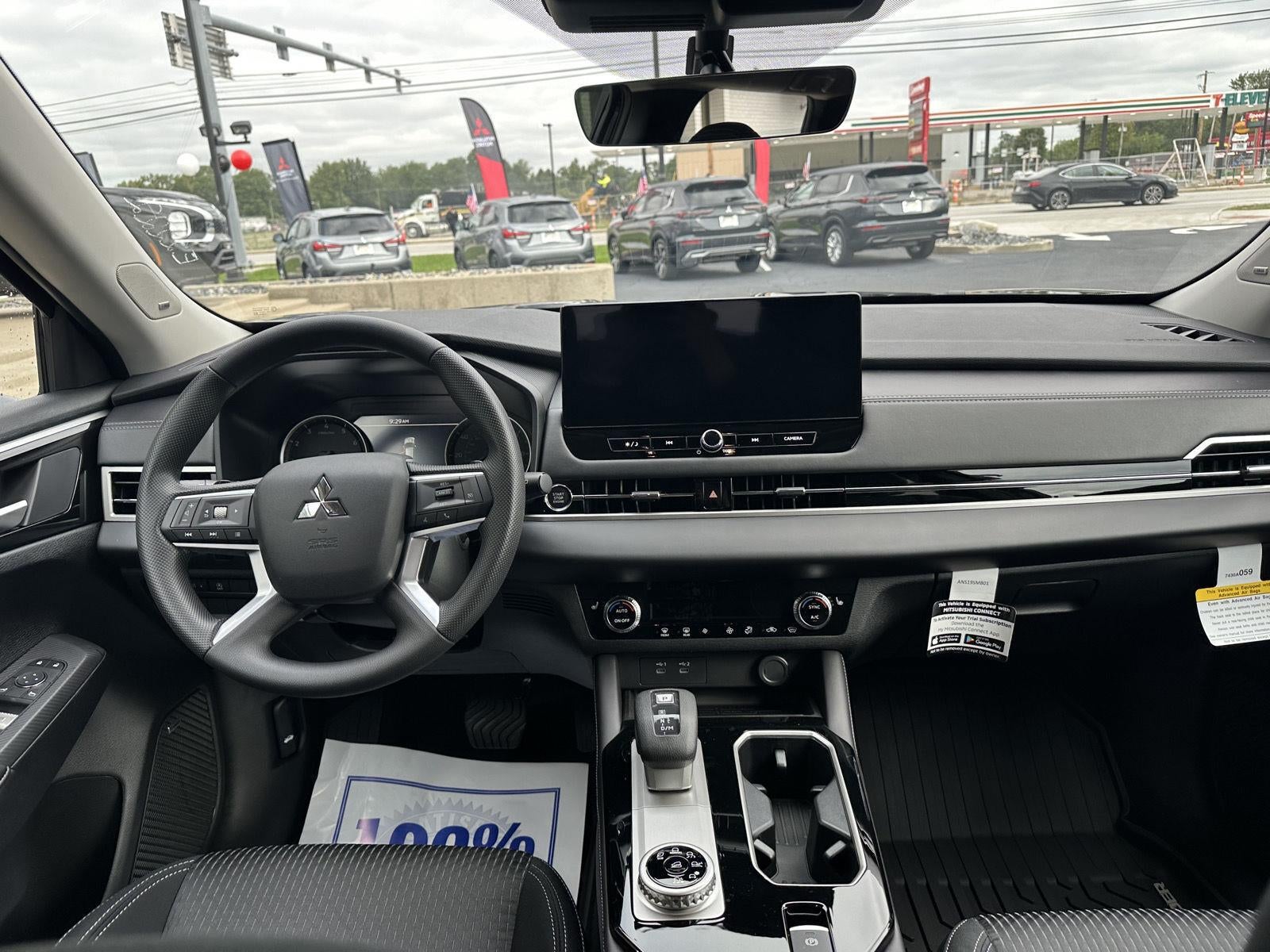 2026 Mitsubishi Outlander ES
