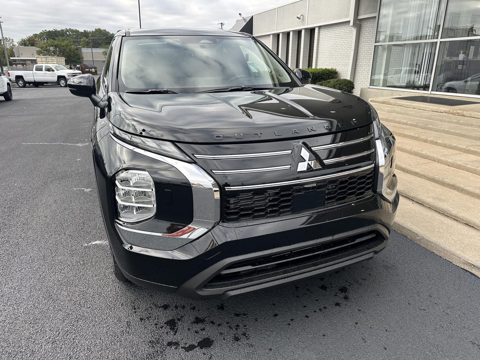 2026 Mitsubishi Outlander ES