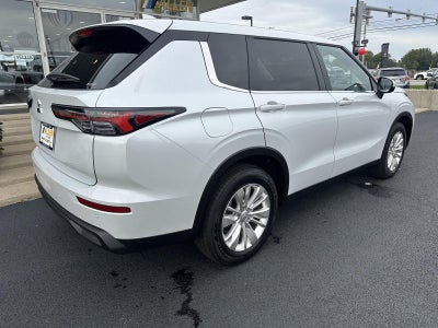 2026 Mitsubishi Outlander ES
