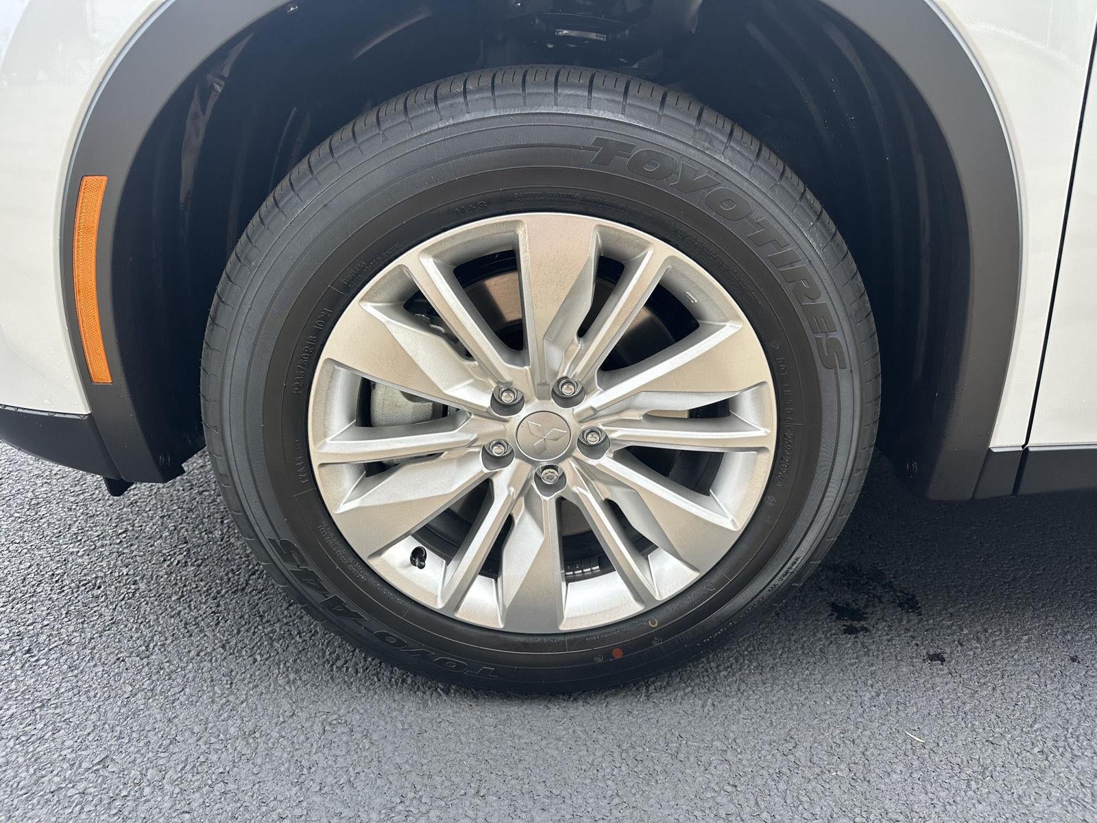 2026 Mitsubishi Outlander ES