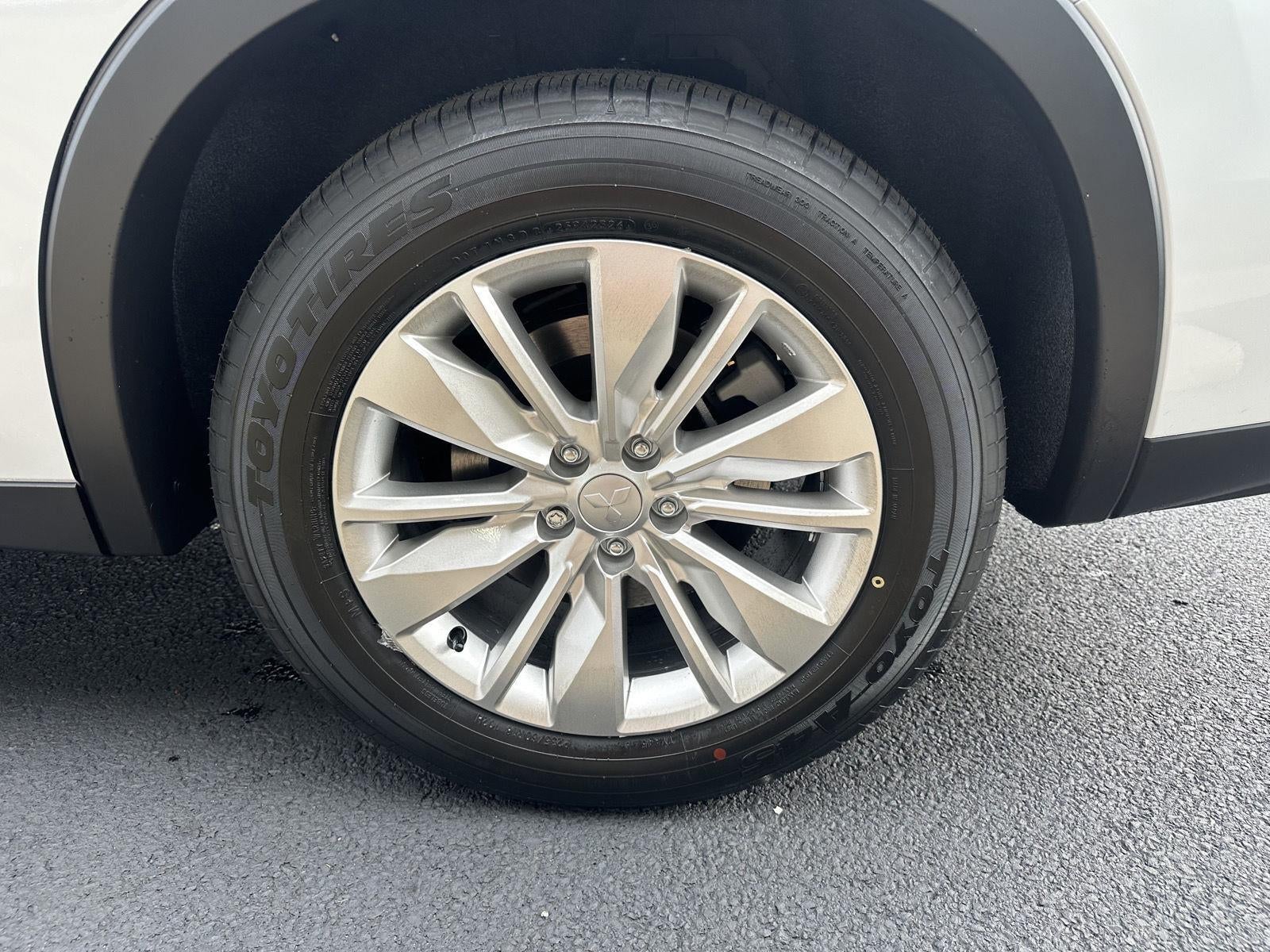 2026 Mitsubishi Outlander ES