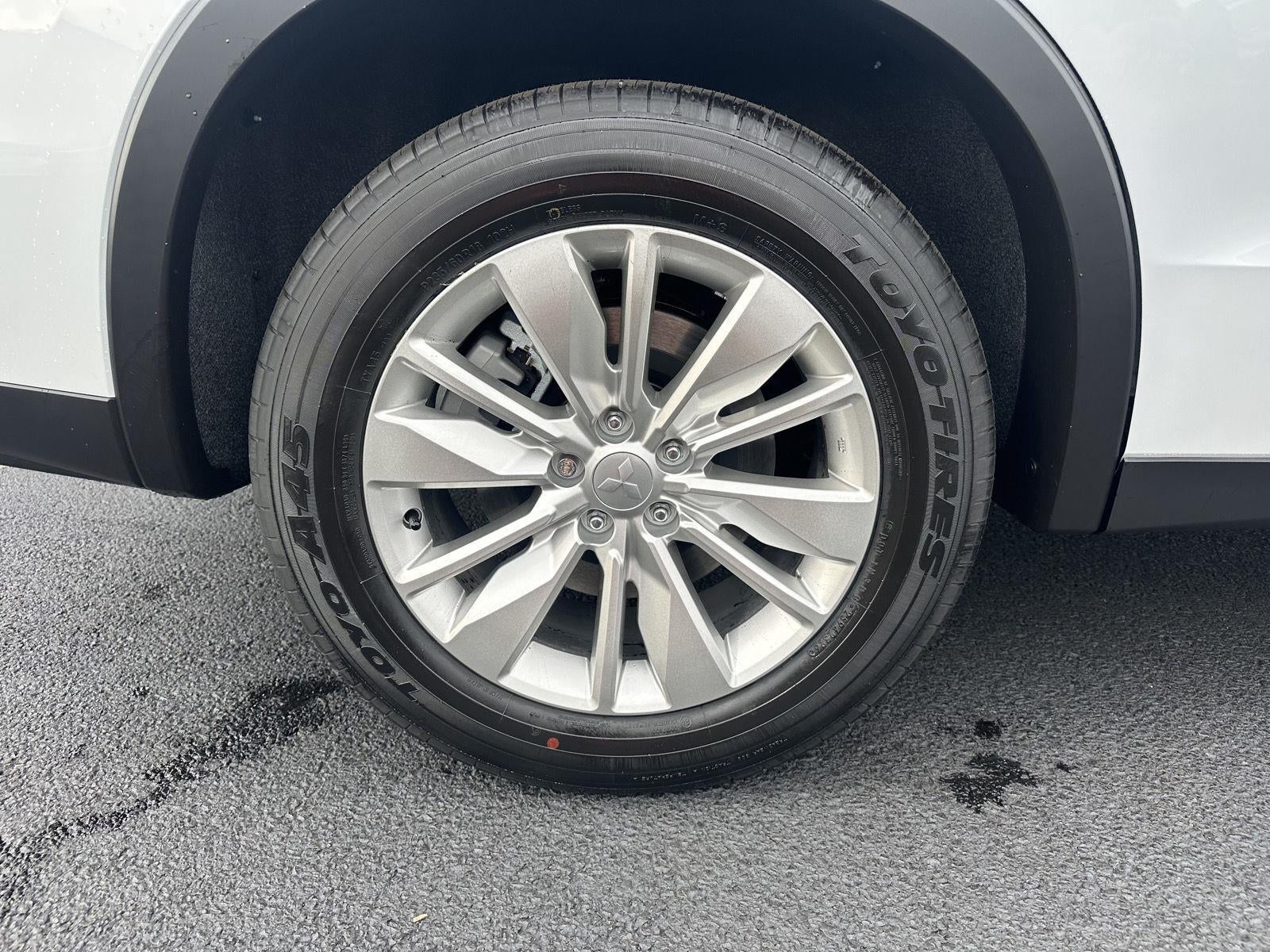 2026 Mitsubishi Outlander ES