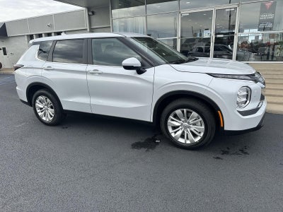 2026 Mitsubishi Outlander ES
