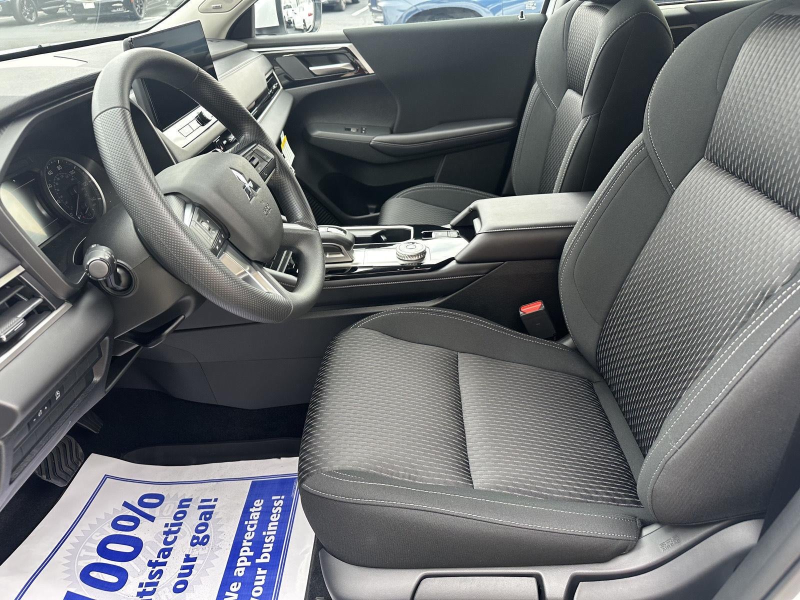 2026 Mitsubishi Outlander ES
