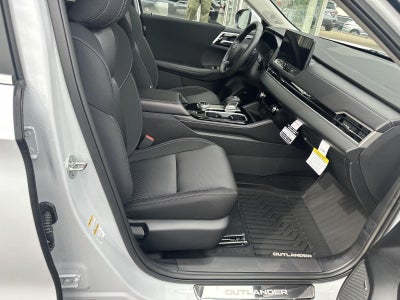 2026 Mitsubishi Outlander ES