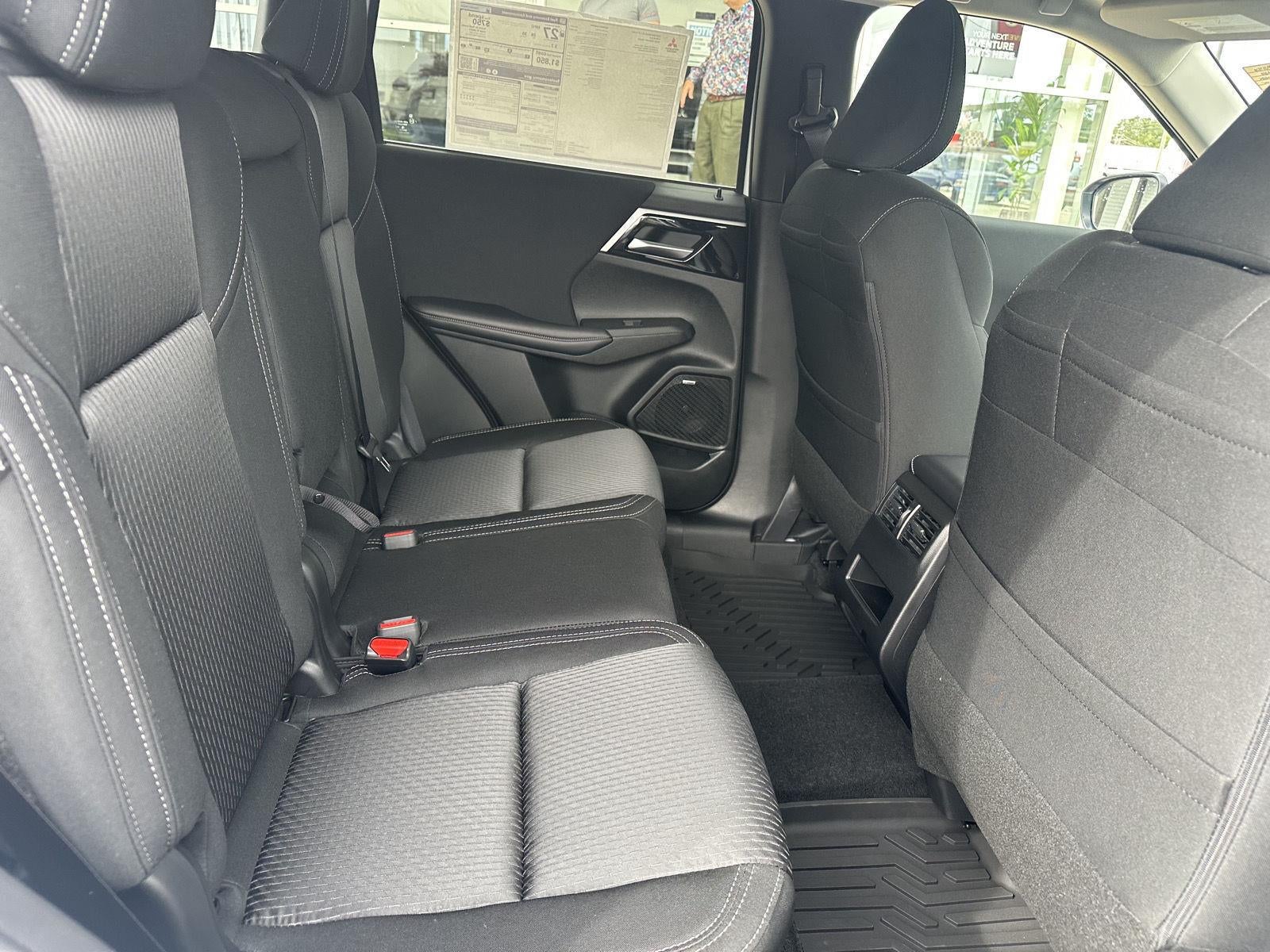 2026 Mitsubishi Outlander ES