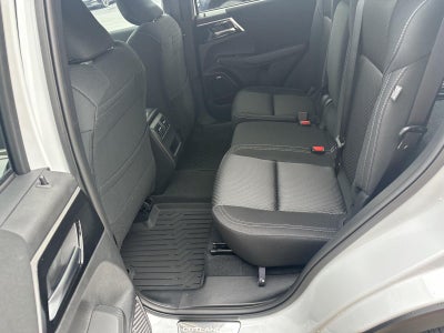 2026 Mitsubishi Outlander ES