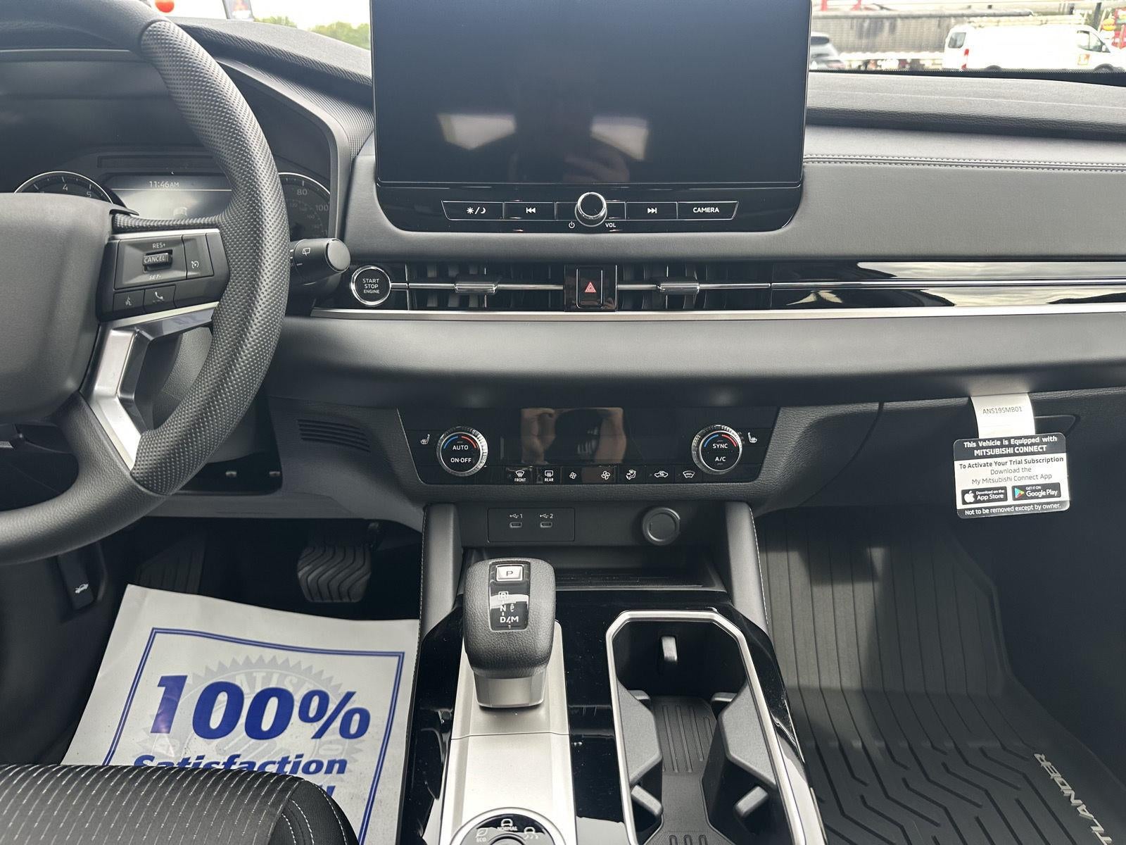 2026 Mitsubishi Outlander ES