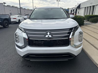 2026 Mitsubishi Outlander ES