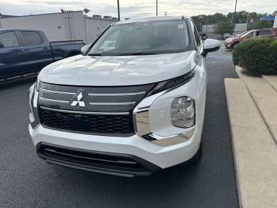 2026 Mitsubishi Outlander ES