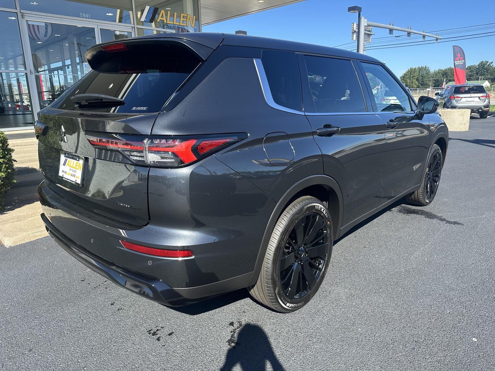 2026 Mitsubishi OUTLANDER LE S-AWC