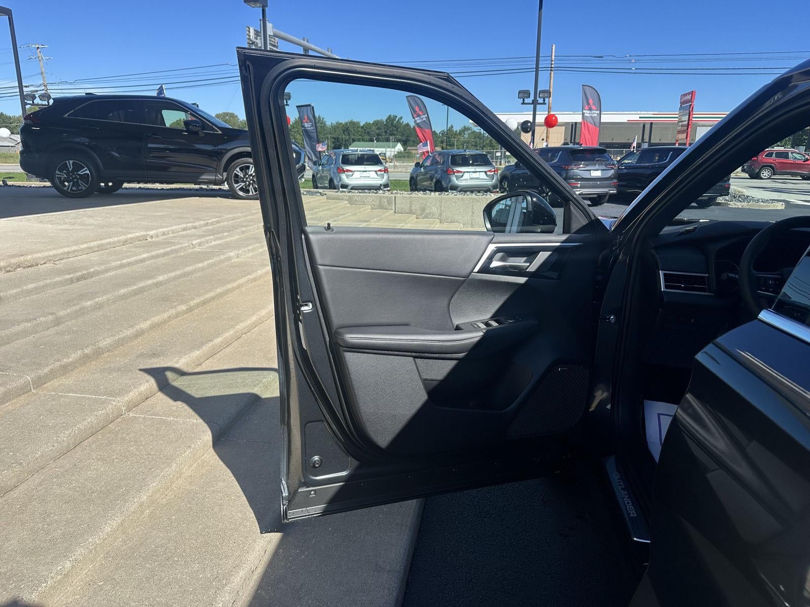 2026 Mitsubishi OUTLANDER LE S-AWC