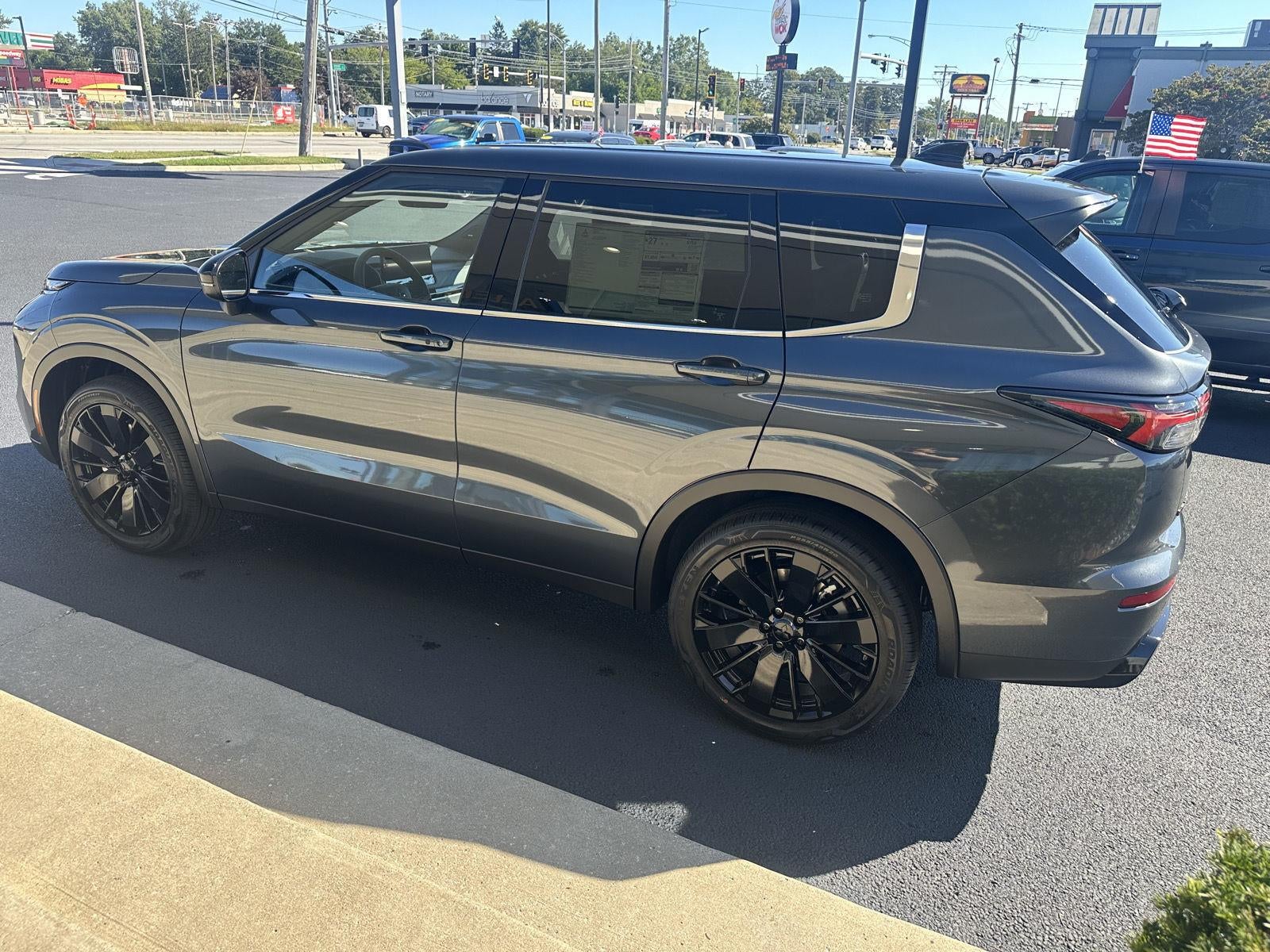 2026 Mitsubishi OUTLANDER LE S-AWC