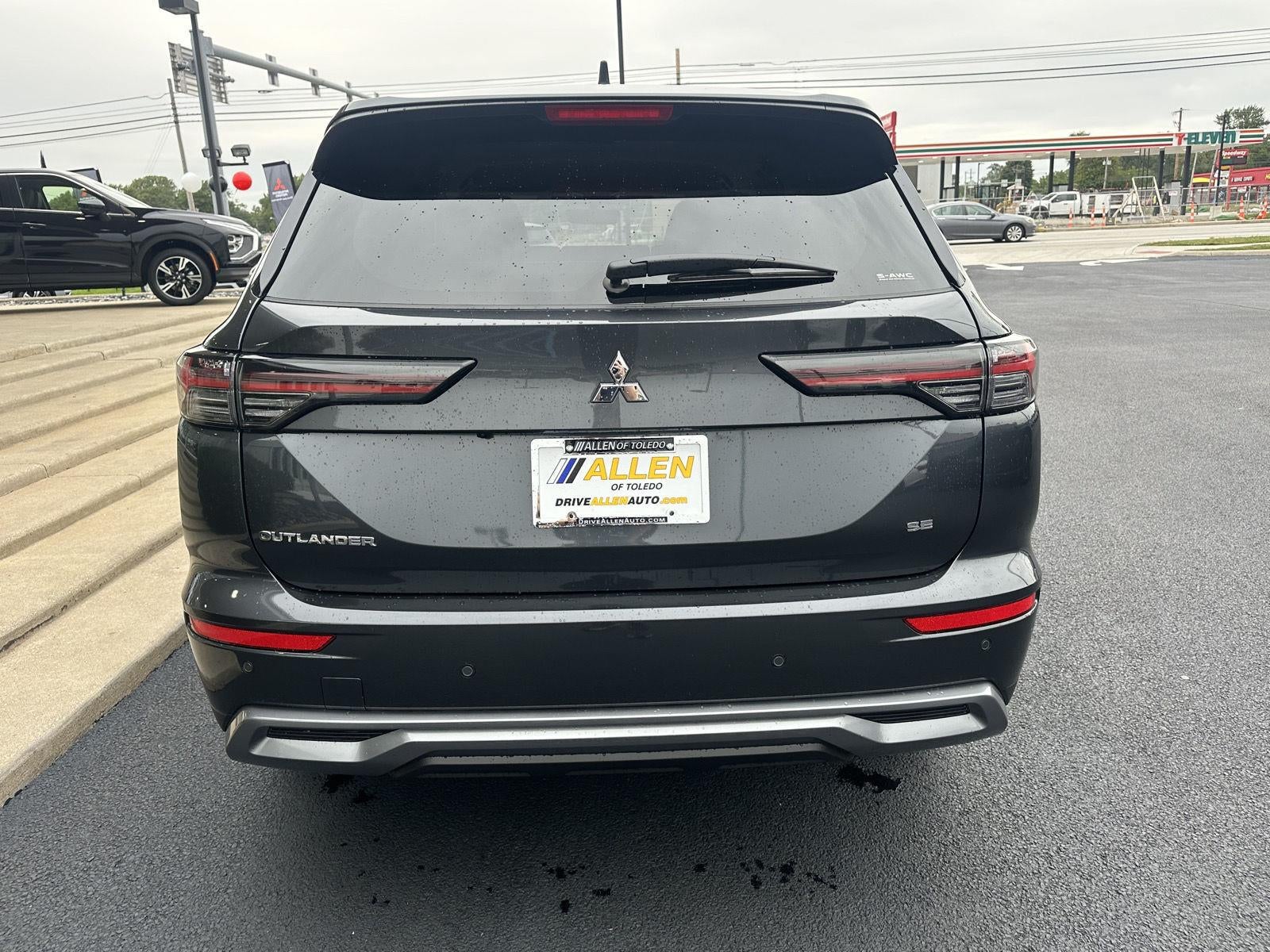 2026 Mitsubishi Outlander SE