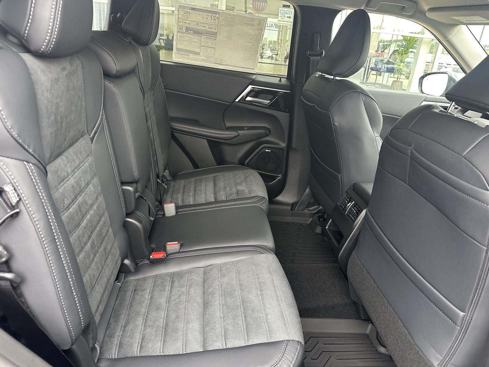 2026 Mitsubishi Outlander SE
