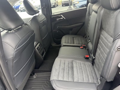 2026 Mitsubishi Outlander SE