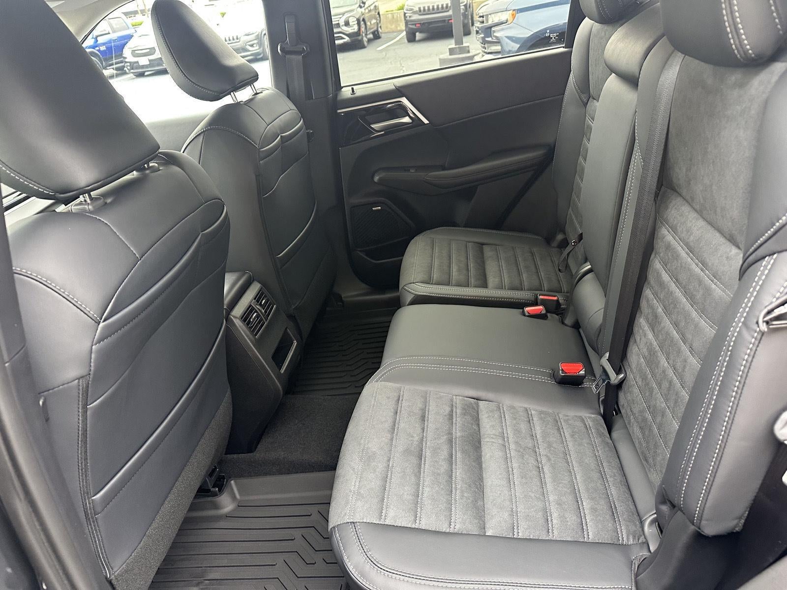 2026 Mitsubishi Outlander SE