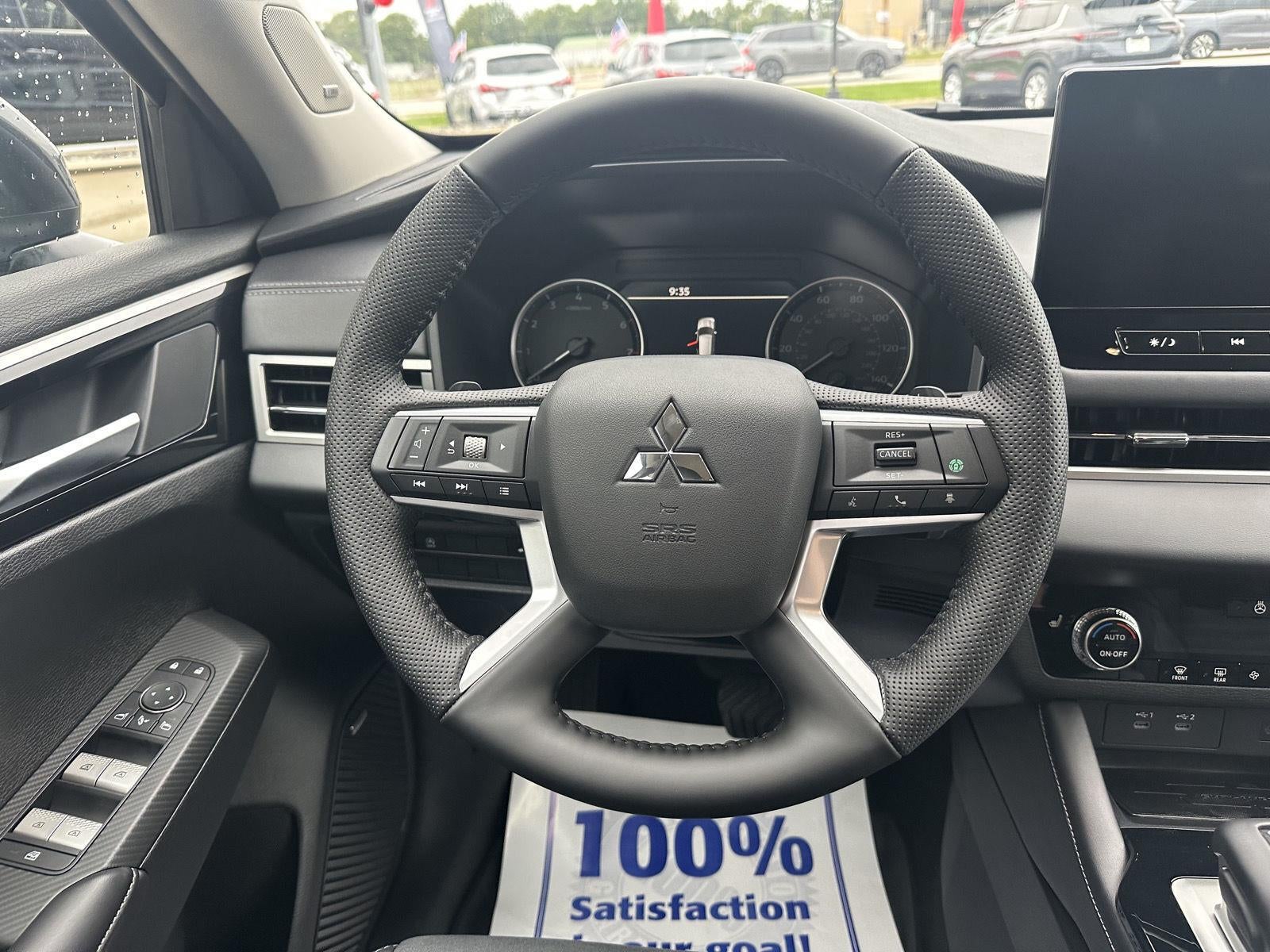 2026 Mitsubishi Outlander SE