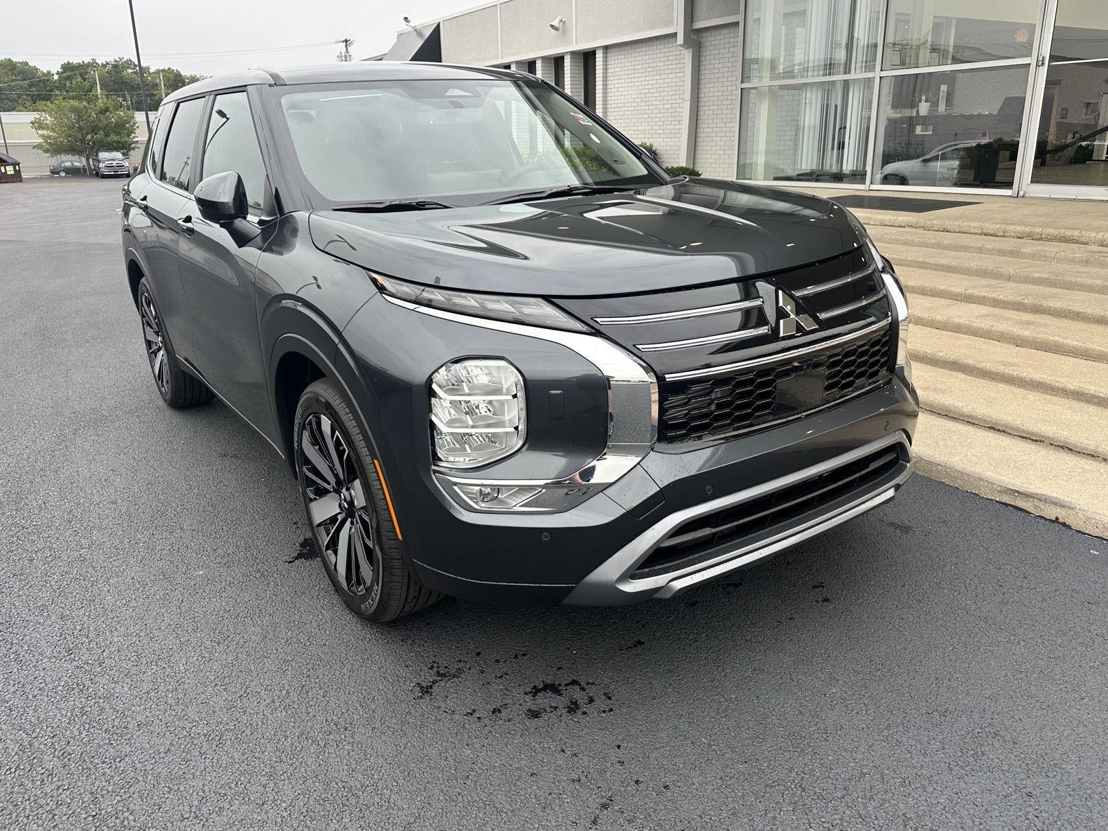 2026 Mitsubishi Outlander SE