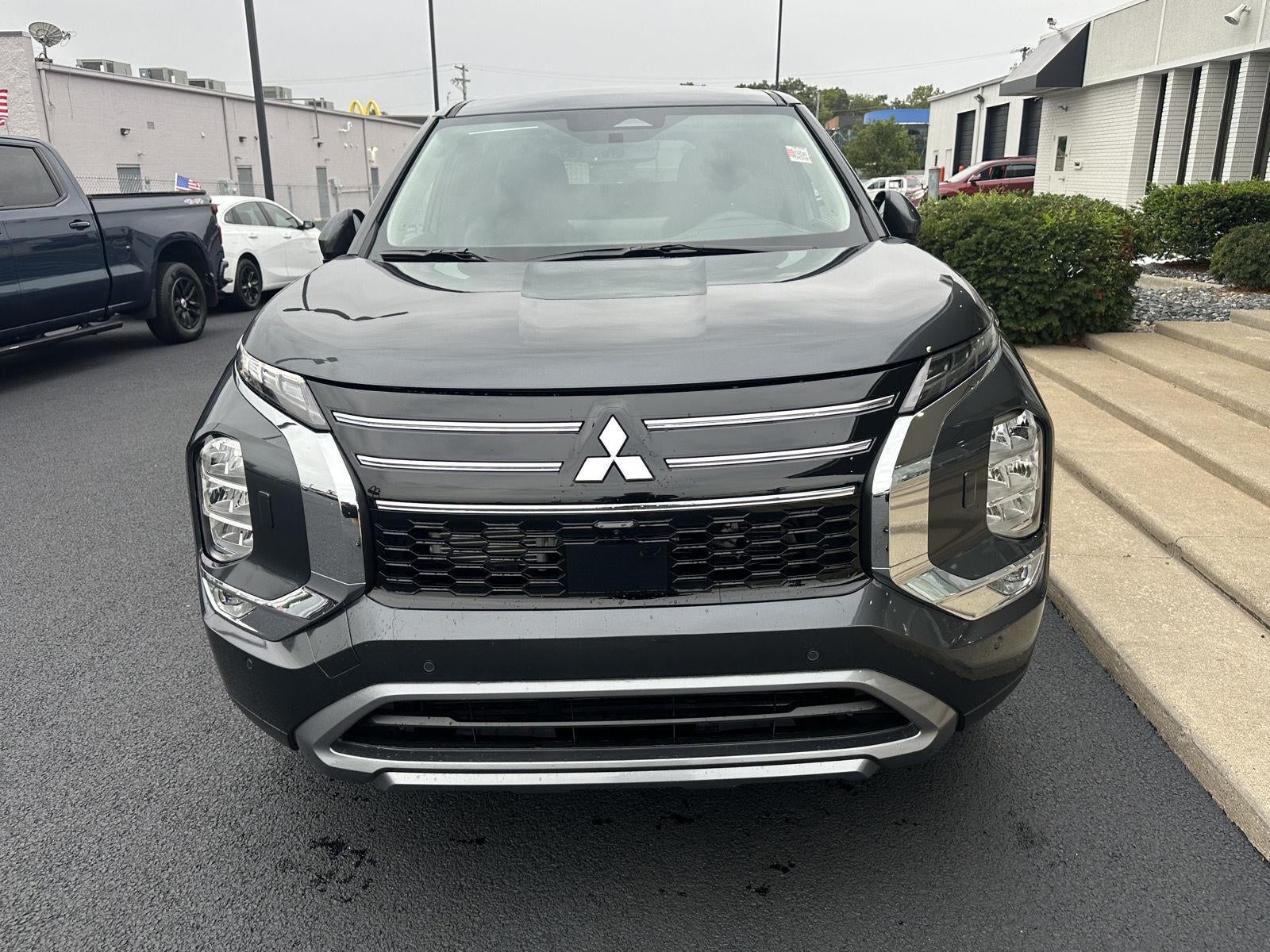 2026 Mitsubishi Outlander SE