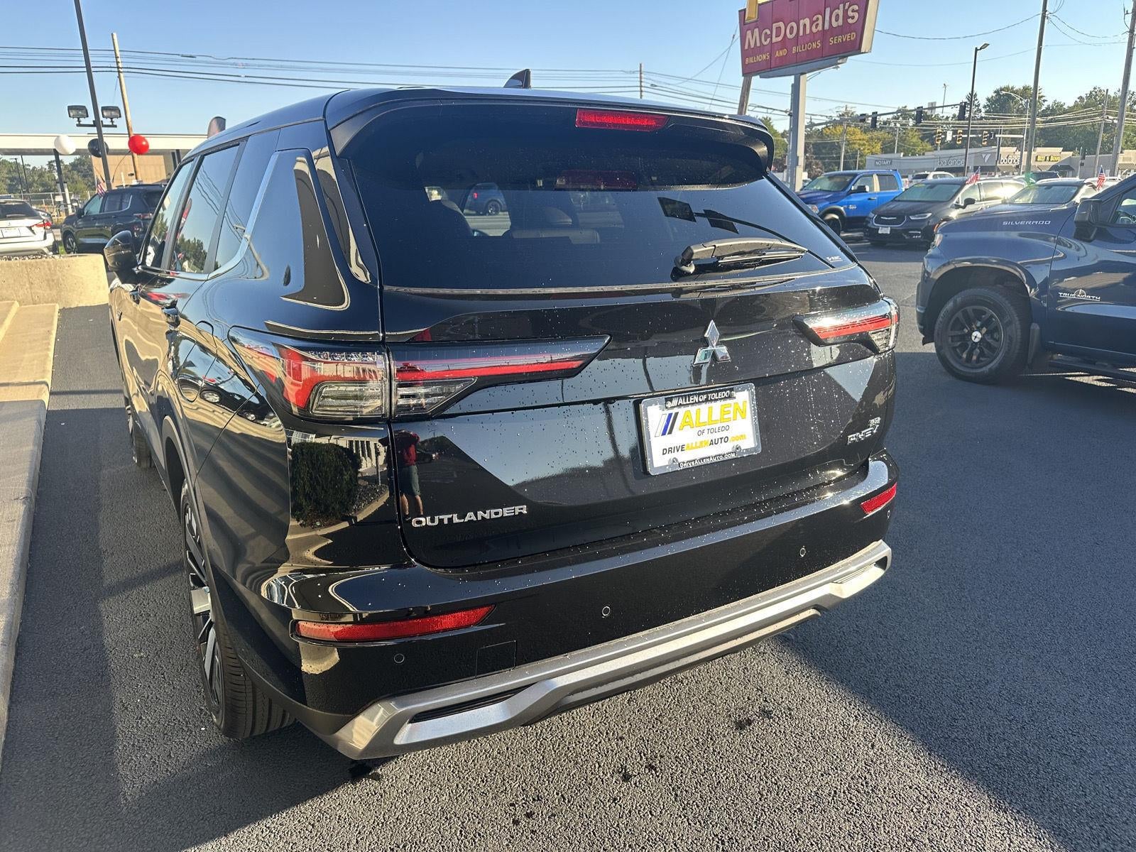 2026 Mitsubishi Outlander Plug-In Hybrid SE