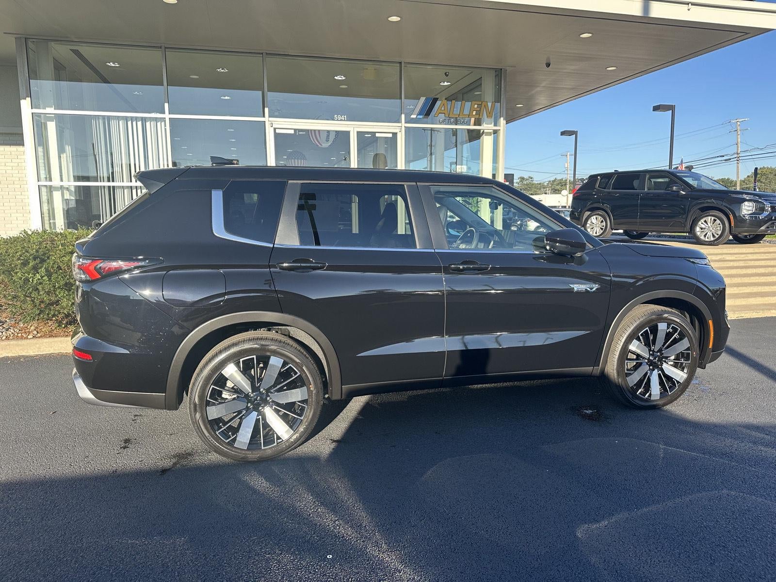 2026 Mitsubishi Outlander Plug-In Hybrid SE