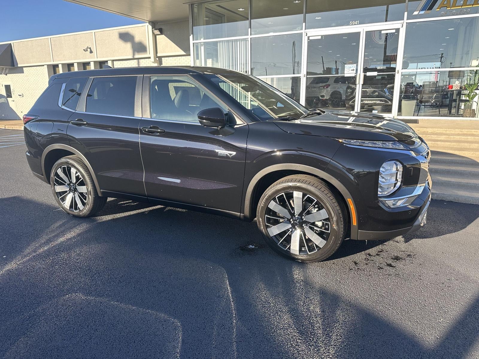 2026 Mitsubishi Outlander Plug-In Hybrid SE