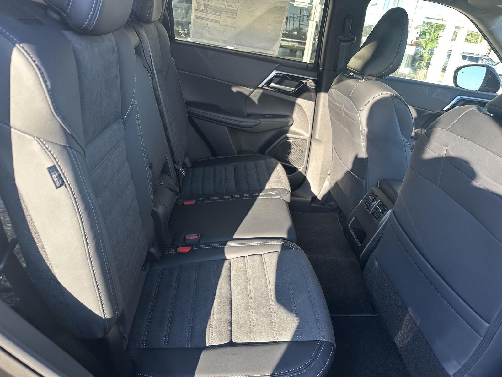 2026 Mitsubishi Outlander Plug-In Hybrid SE