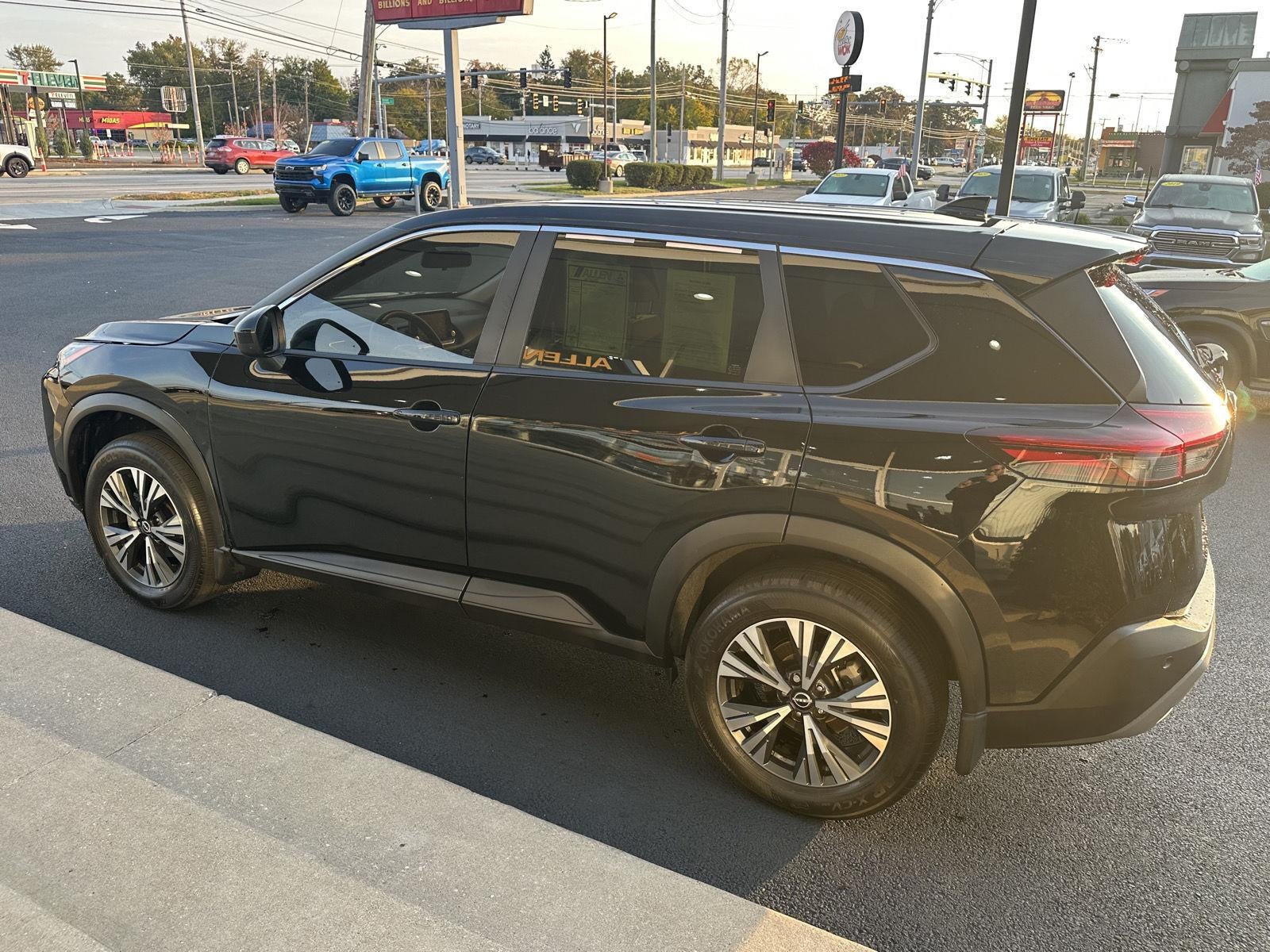 2023 Nissan ROGUE AWD SV